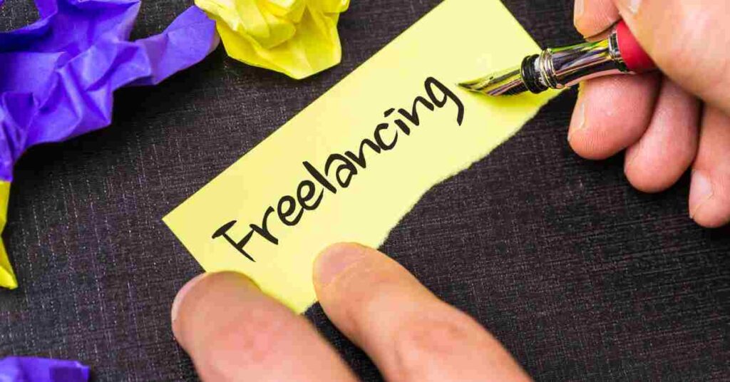 Simple ways students can earn extra income during term time