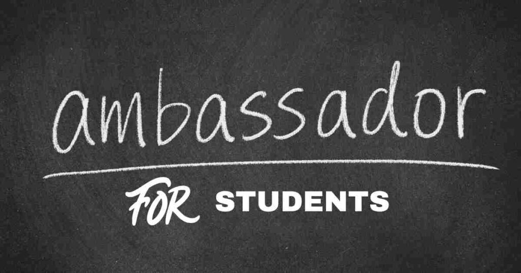 Simple ways students can earn extra income during term time